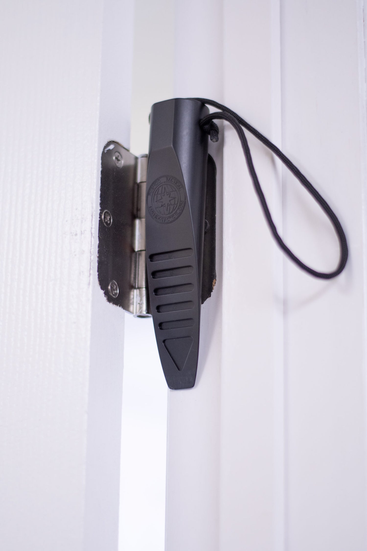 Bushido Tactical Breaching Tool Magnetic Breacher’s Wedge